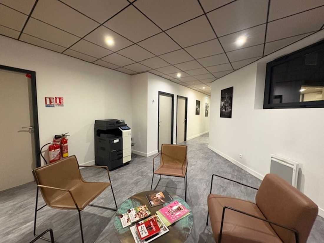 Photo 5 – vente entrepôts / activités	LA CHAPELLE SUR ERDRE (44240)