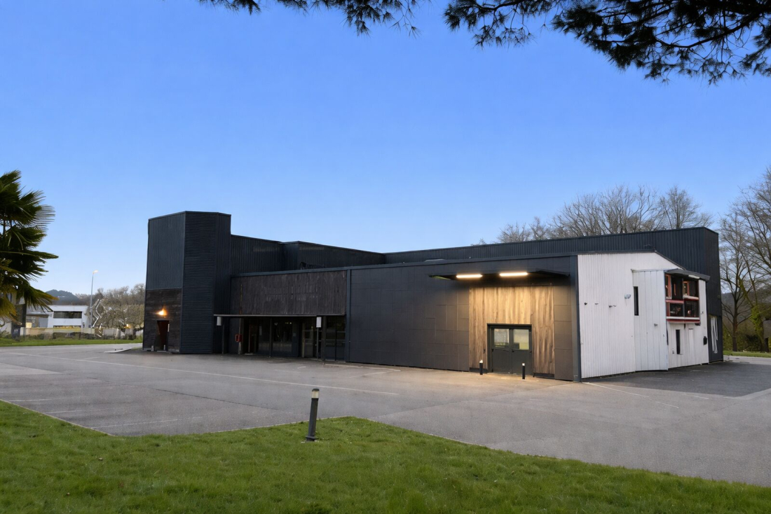 Photo 1 – vente entrepôts / activités	LA CHAPELLE SUR ERDRE (44240)