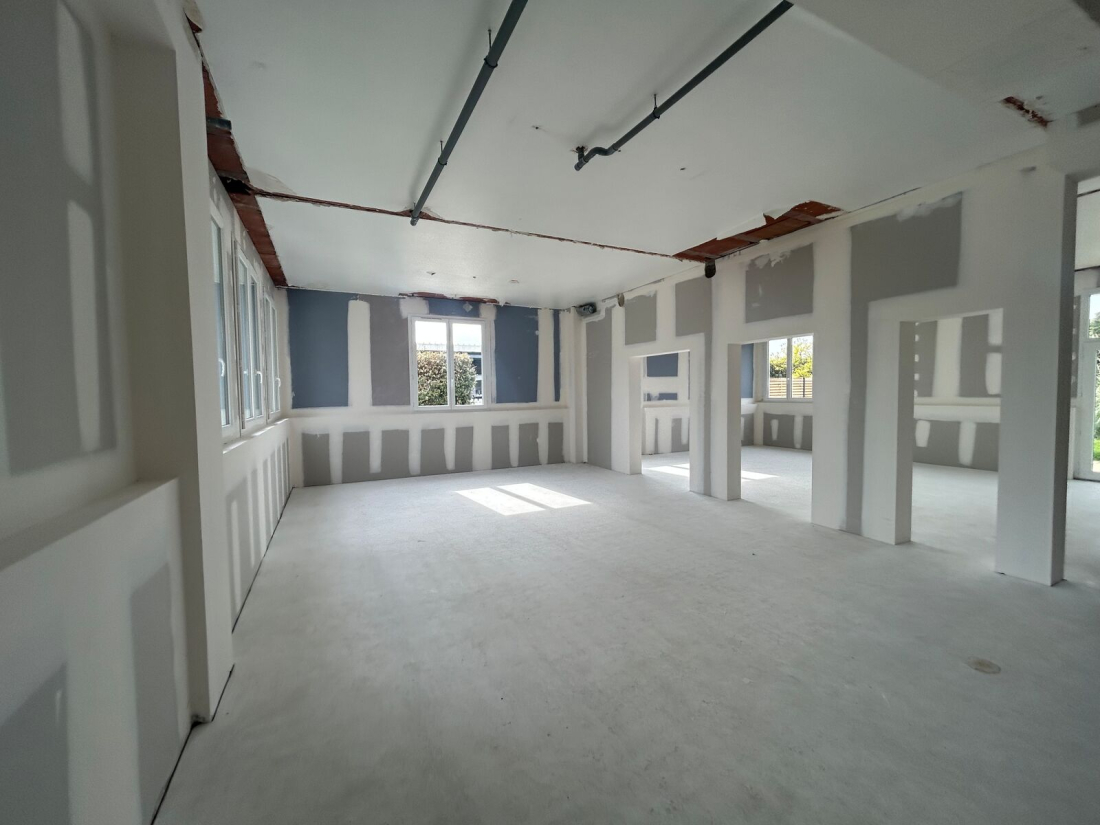 Photo 2 – vente bureaux	LANESTER (56600)