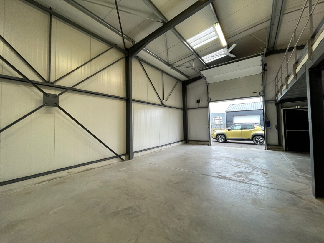 Photo 6 – location entrepôts / activités	LANDEVANT (56690)