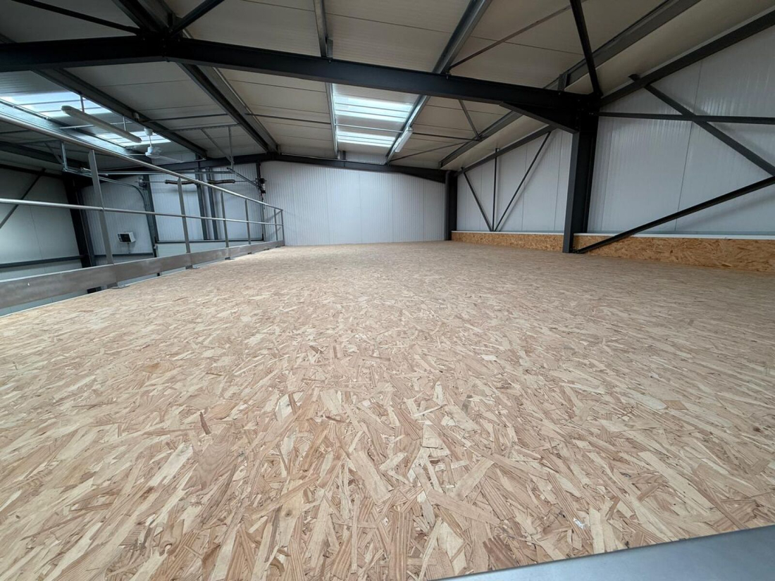 Photo 4 – location entrepôts / activités	LANDEVANT (56690)