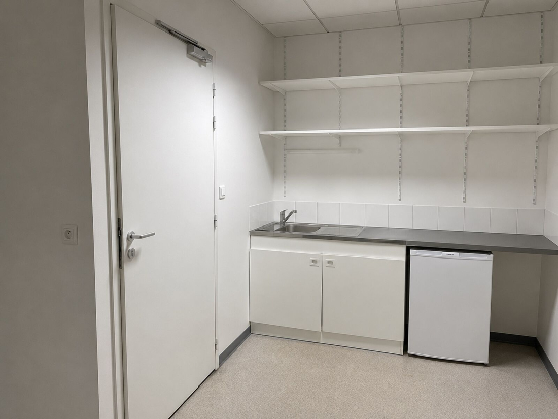 Photo 5 – location bureaux	PLESCOP (56890)