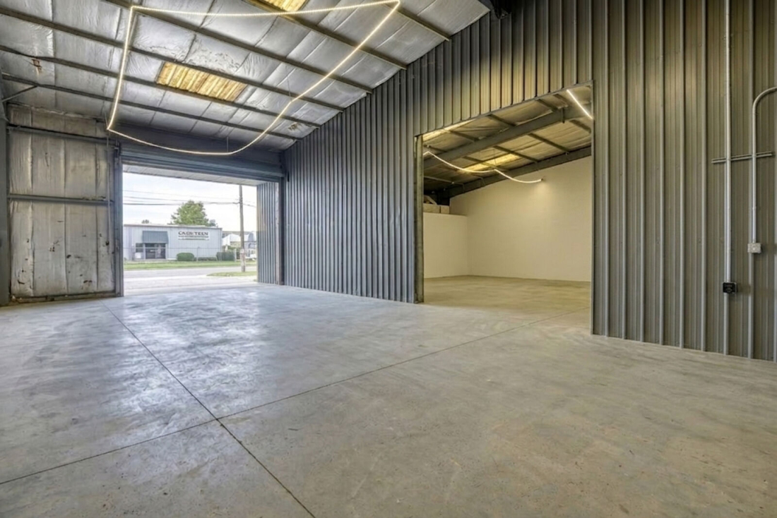 Photo 5 – location entrepôts / activités	REZE (44400)