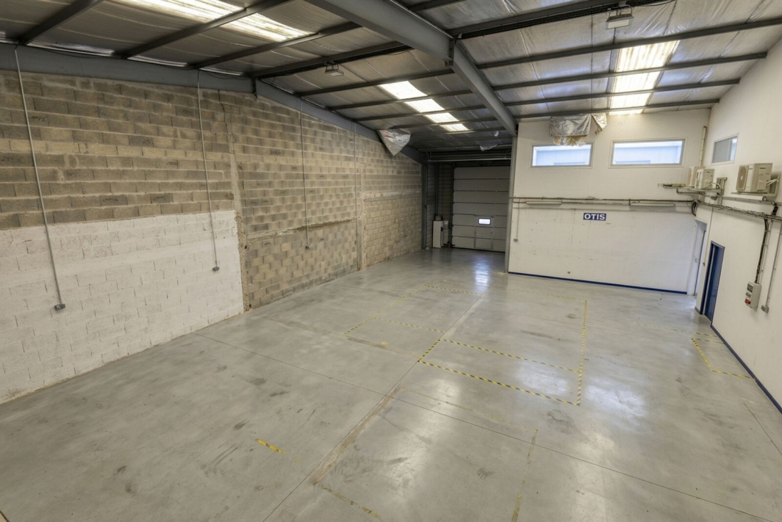 Photo 6 – location entrepôts / activités	REZE (44400)