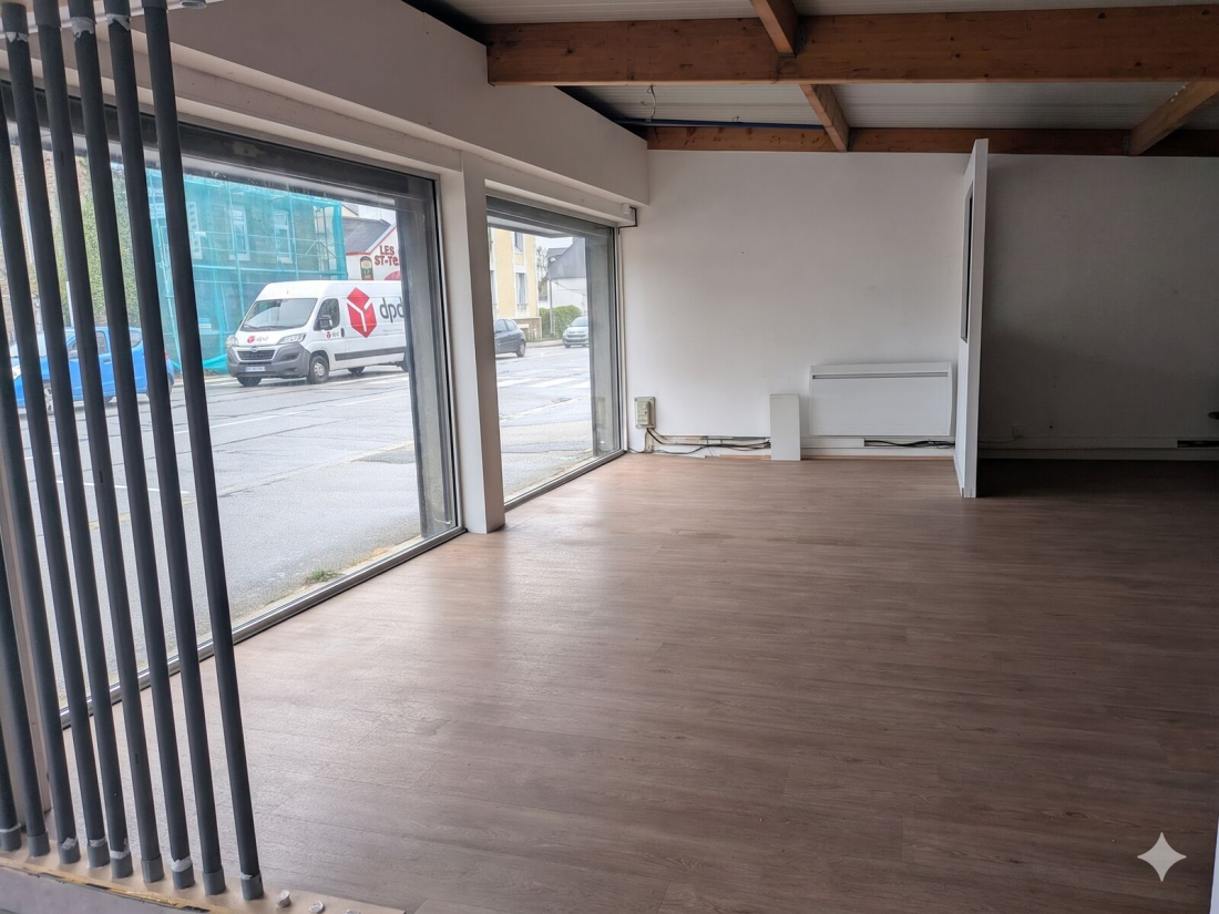 Photo 2 – location Local commercial	VANNES (56000)