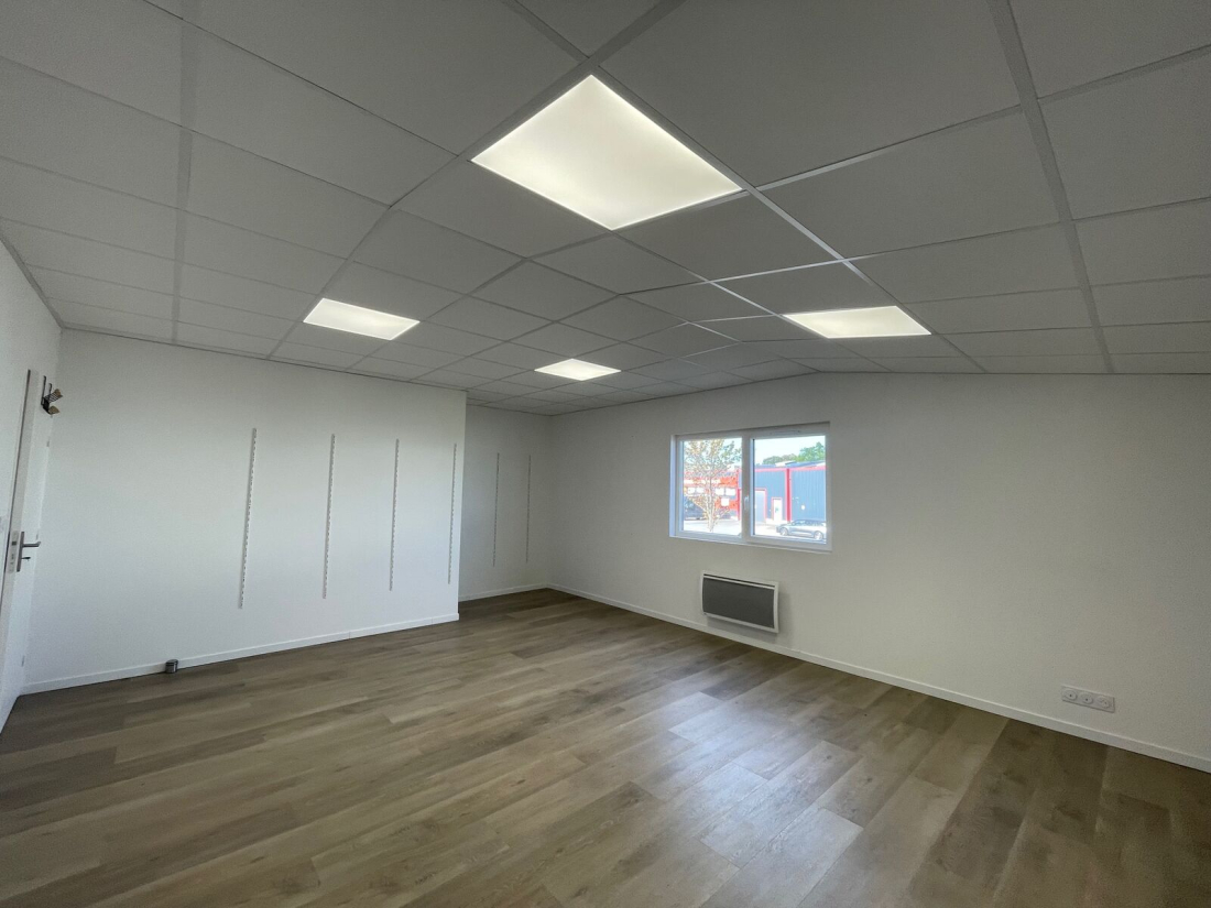Photo 1 – location bureaux	SENE (56860)