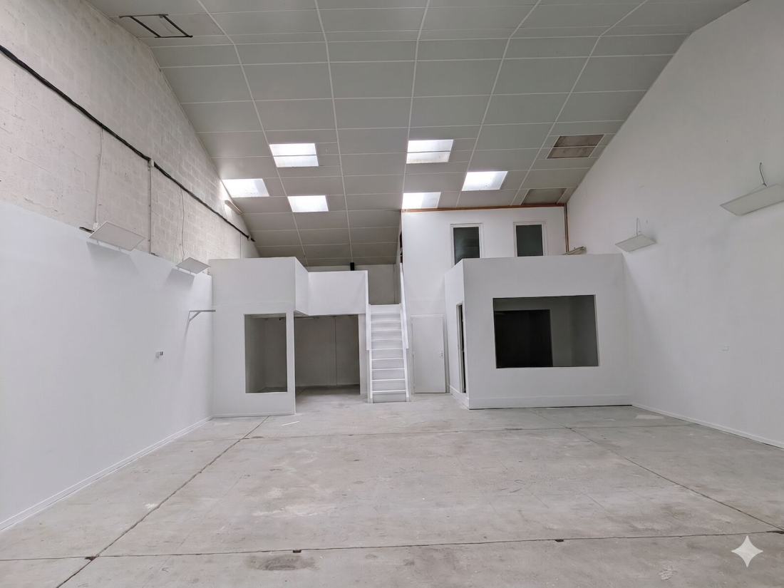 Photo 2 – location entrepôts / activités	VANNES (56000)