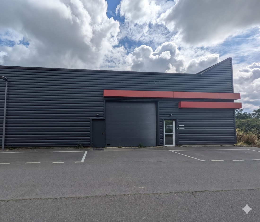 Photo 1 – location entrepôts / activités	VANNES (56000)