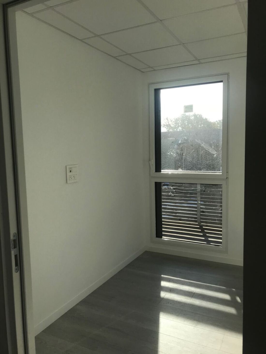 Photo 2 – location bureaux	ARRADON (56610)