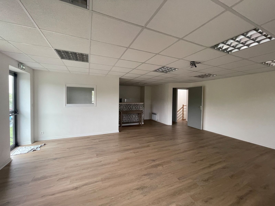 Photo 2 – location bureaux	VANNES (56000)
