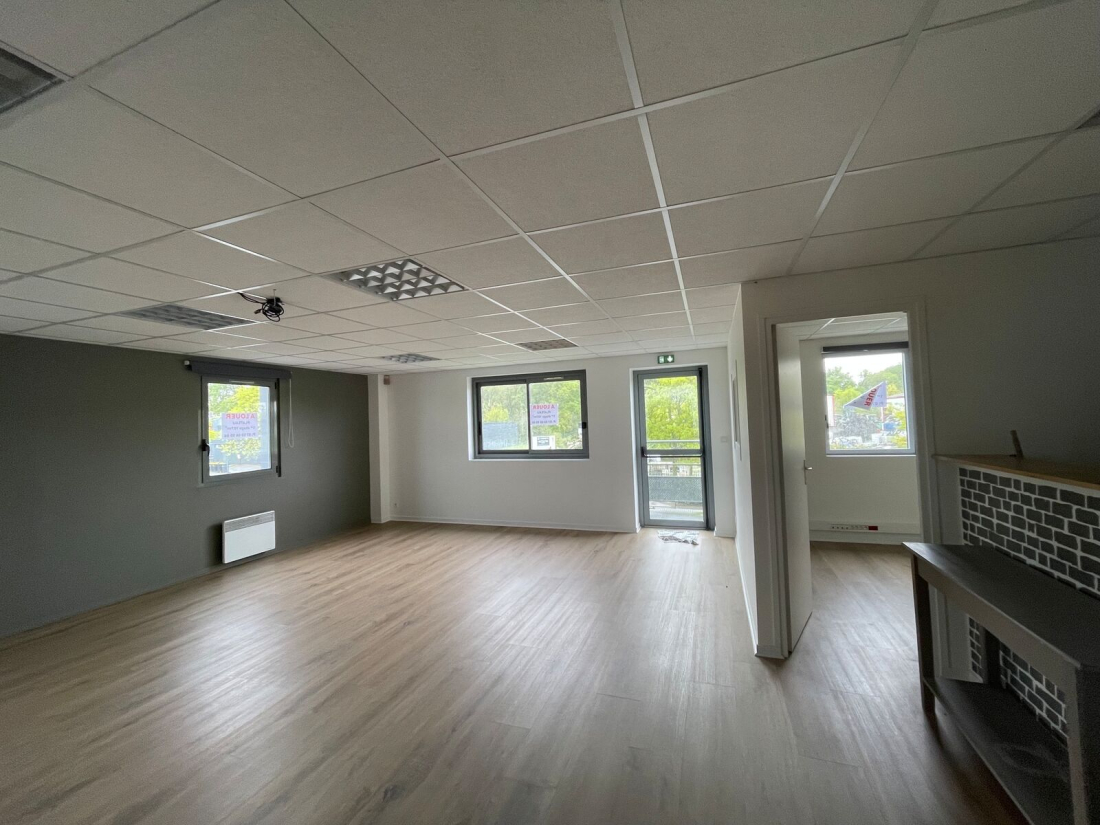 Photo 1 – location bureaux	VANNES (56000)