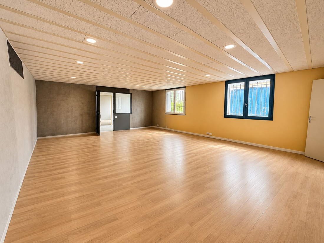 Photo 5 – location entrepôts / activités	CARQUEFOU (44470)