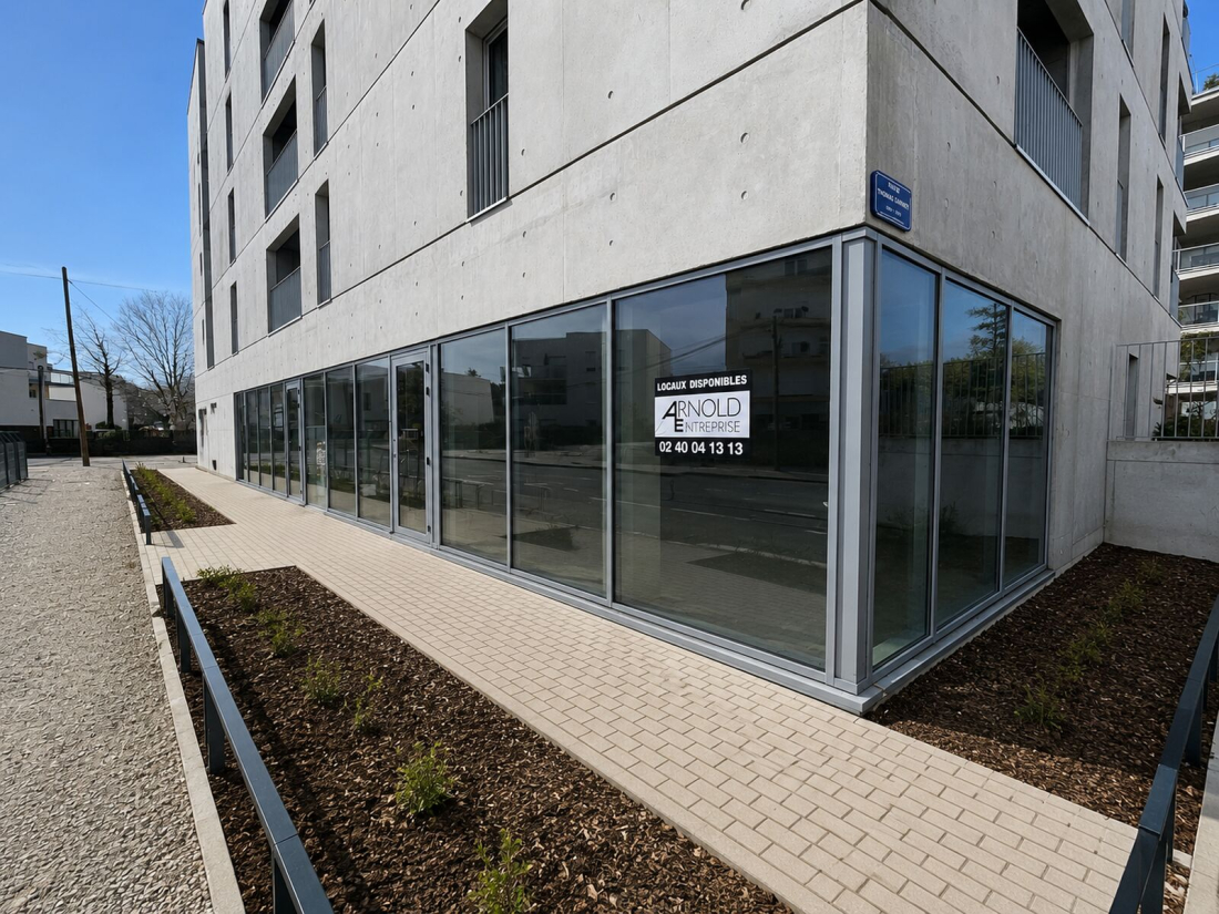 Photo 1 – location Local commercial	NANTES (44300)