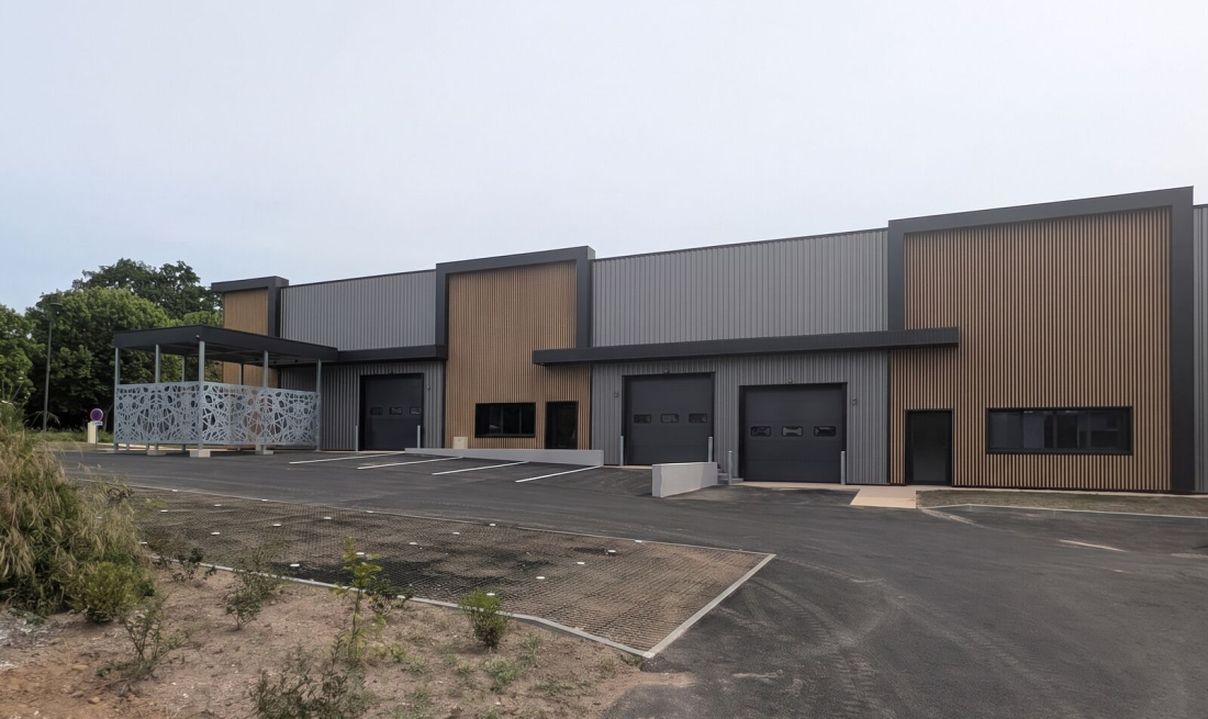 Photo 1 – location entrepôts / activités	SAINT AVE (56890)