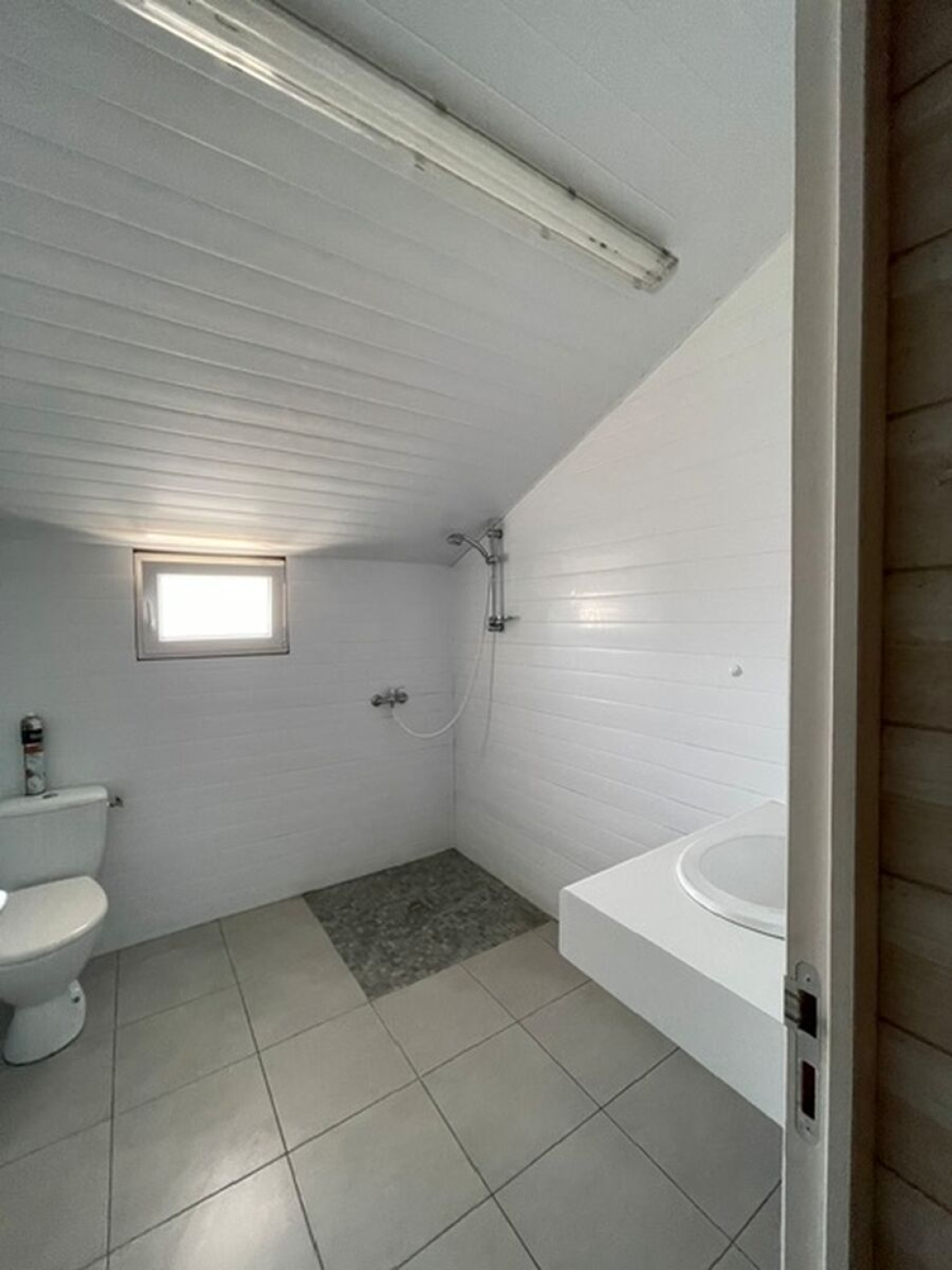 Photo 6 – location entrepôts / activités	BRECH (56400)