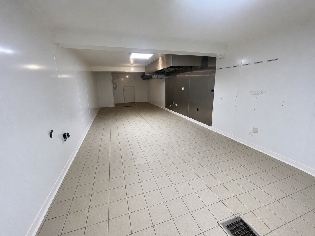 Photo 3 – location entrepôts / activités	NANTES (44200)