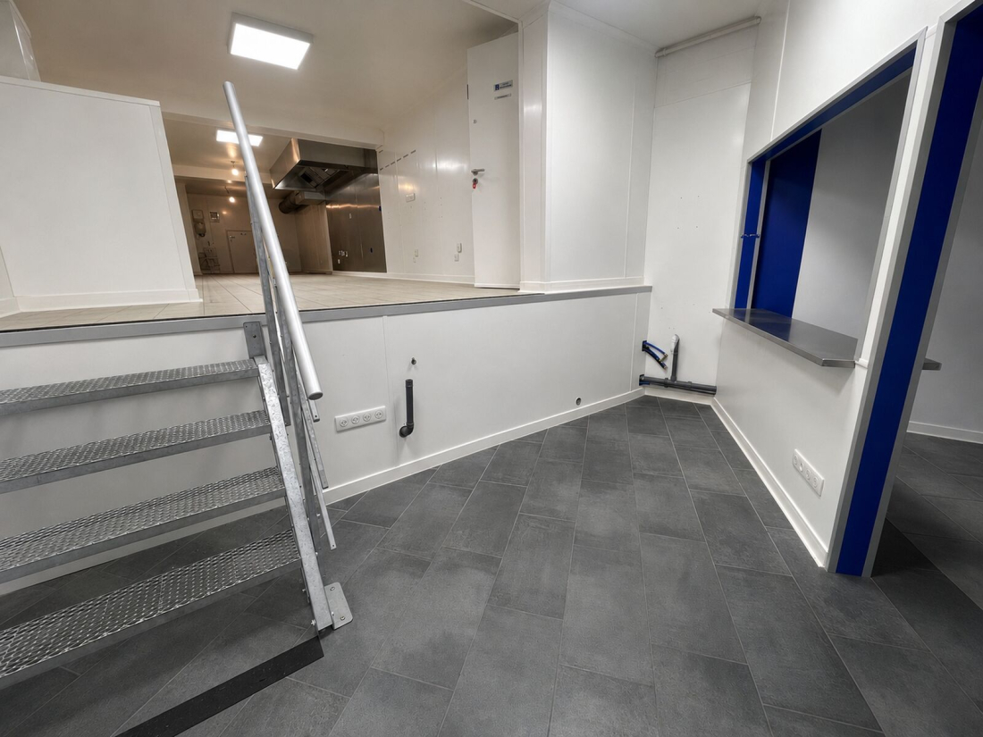 Photo 4 – location entrepôts / activités	NANTES (44200)