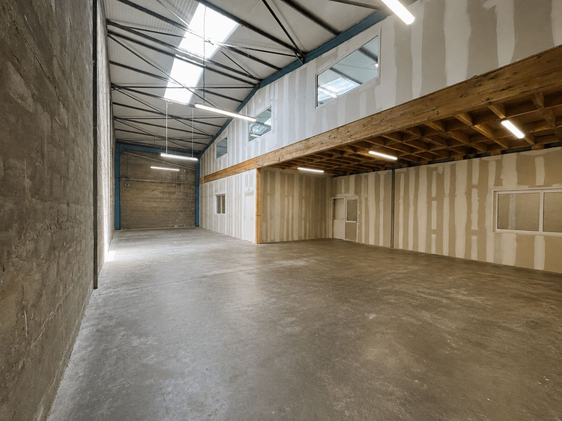 Photo 1 – location entrepôts / activités	LORIENT (56100)