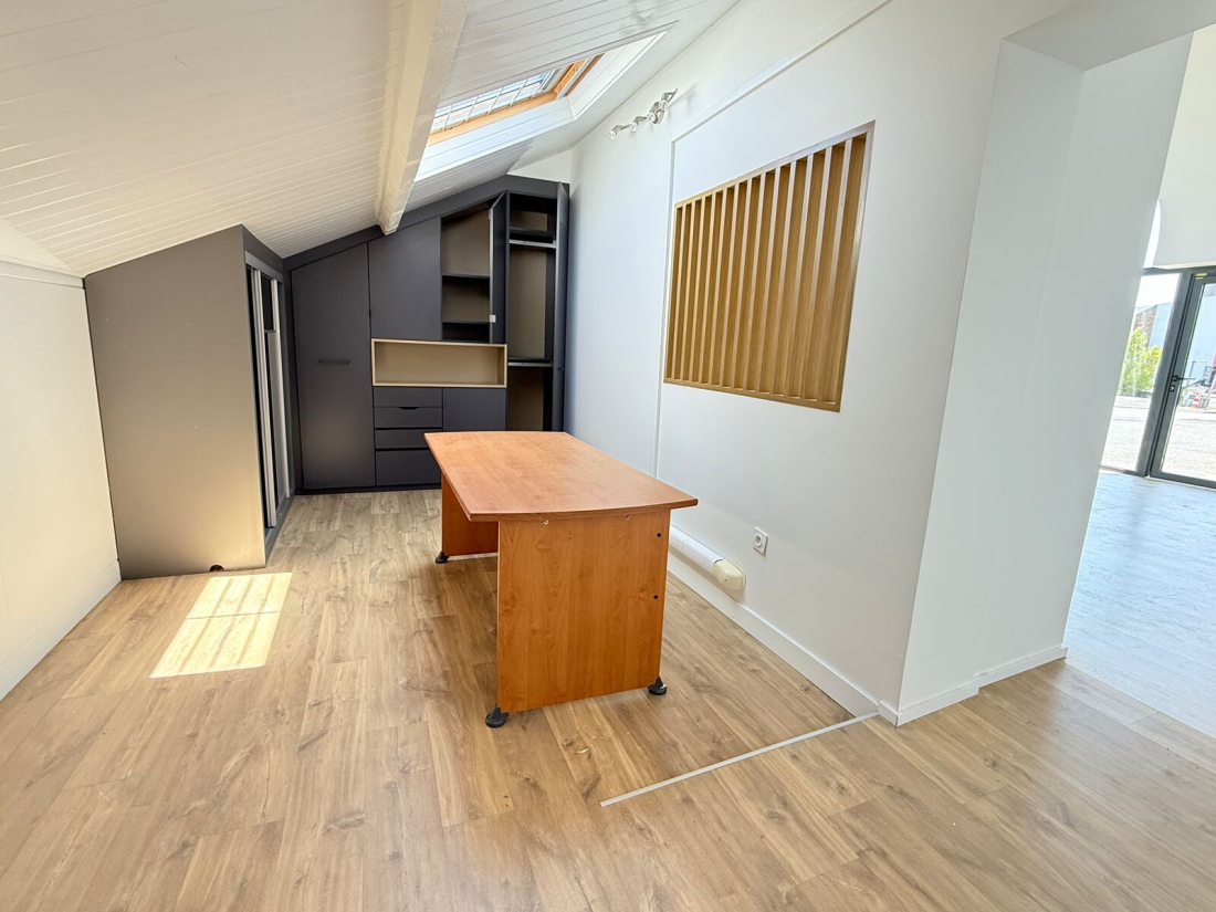 Photo 2 – location Local commercial	AURAY (56400)