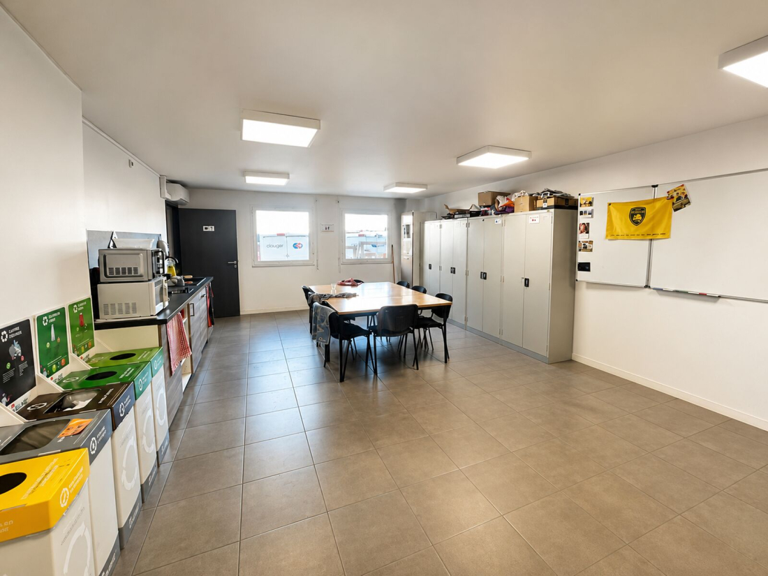Photo 8 – location entrepôts / activités	SAINTE LUCE SUR LOIRE (44980)