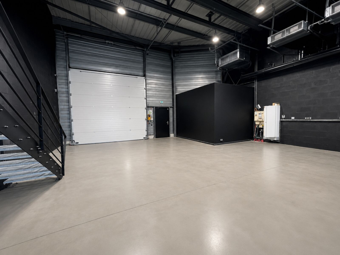 Photo 2 – location entrepôts / activités	ORVAULT (44700)