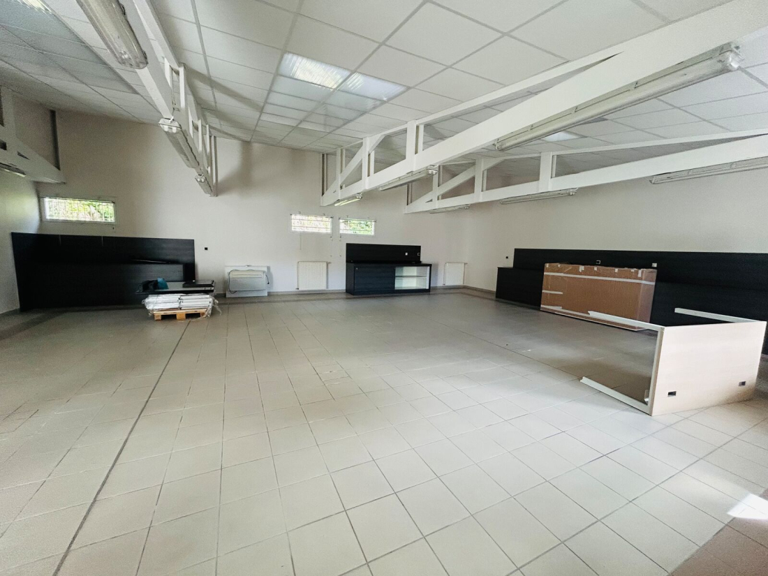 Photo 2 – location bureaux	LARMOR PLAGE (56260)