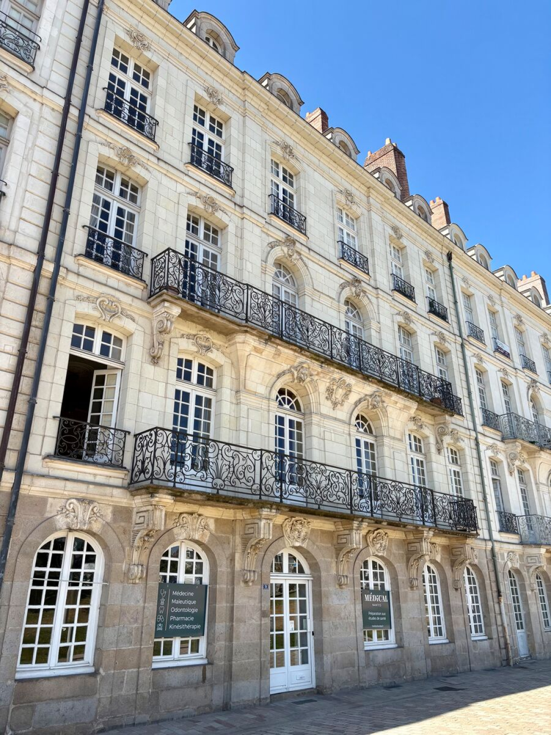 Photo 1 – location bureaux	NANTES (44000)