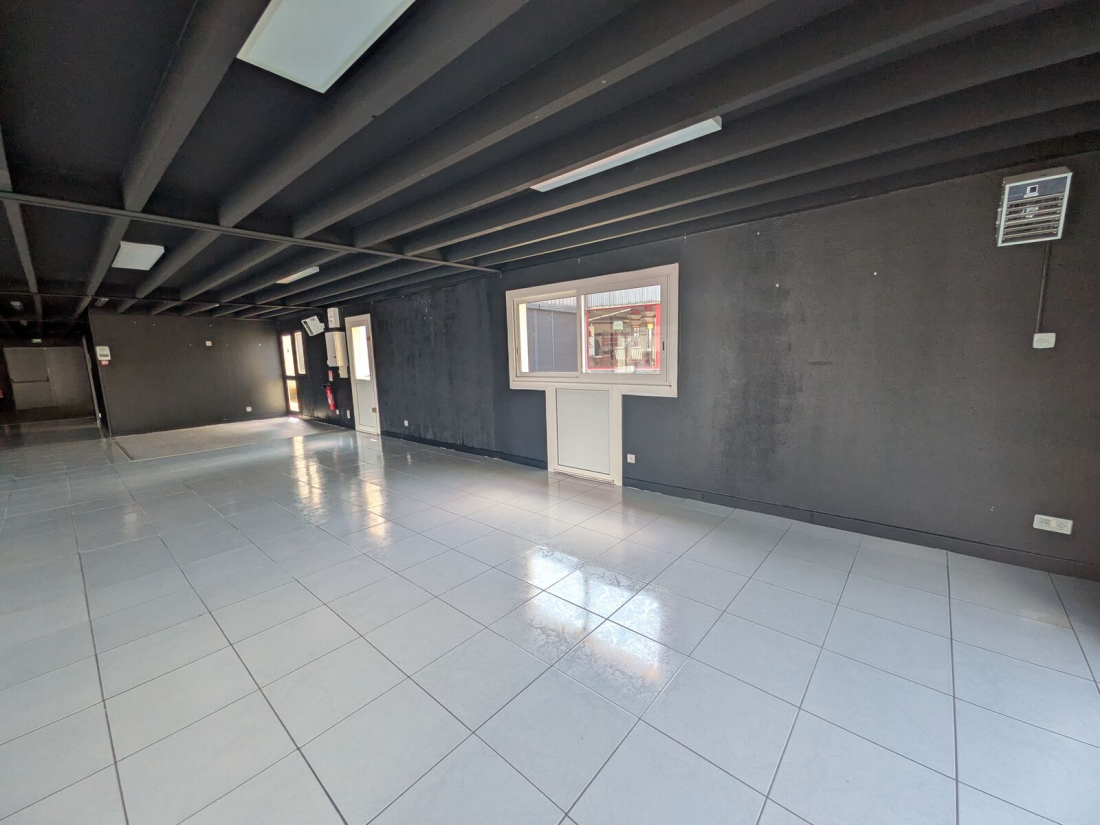 Photo 5 – location Local commercial	SENE (56860)