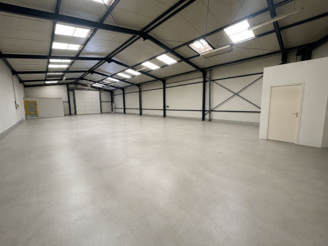 Photo 2 – location entrepôts / activités	GRANDCHAMP DES FONTAINES (44119)