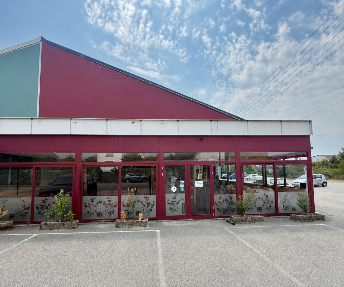 Photo 2 – location Local commercial	SENE (56860)