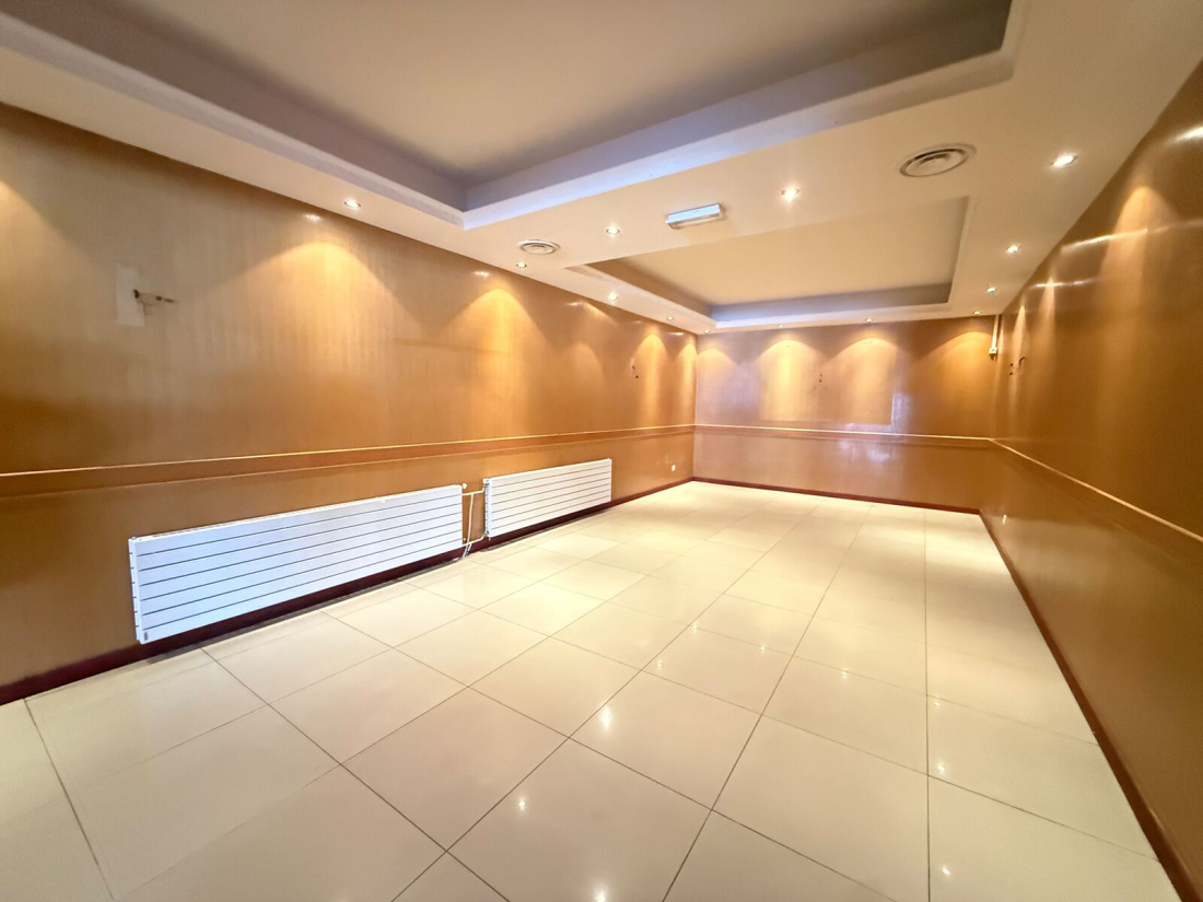 Photo 3 – location Local commercial	SENE (56860)