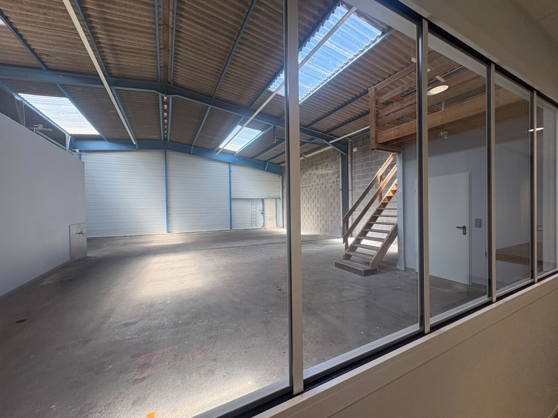 Photo 15 – location entrepôts / activités	TREILLIERES (44119)