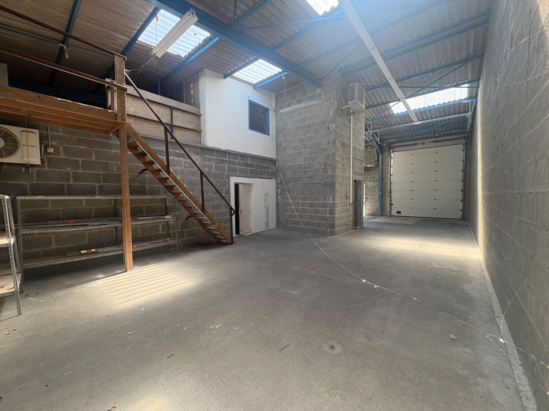 Photo 7 – location entrepôts / activités	TREILLIERES (44119)