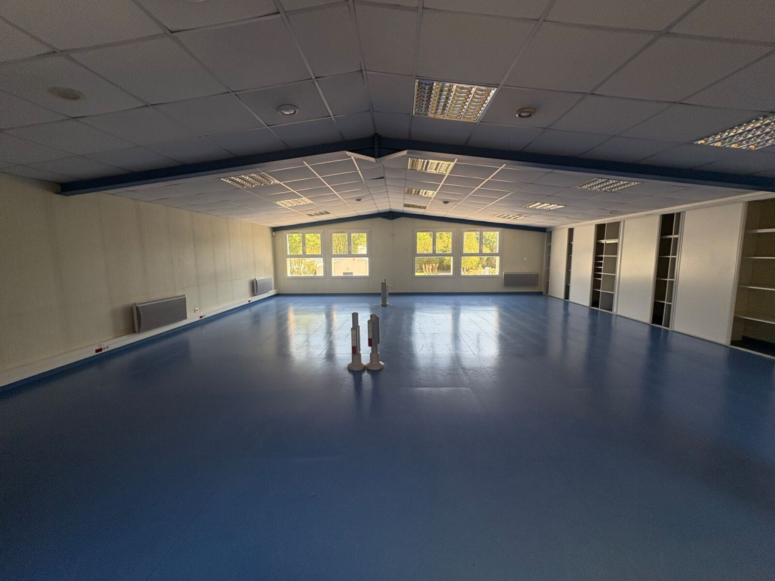 Photo 8 – location entrepôts / activités	TREILLIERES (44119)