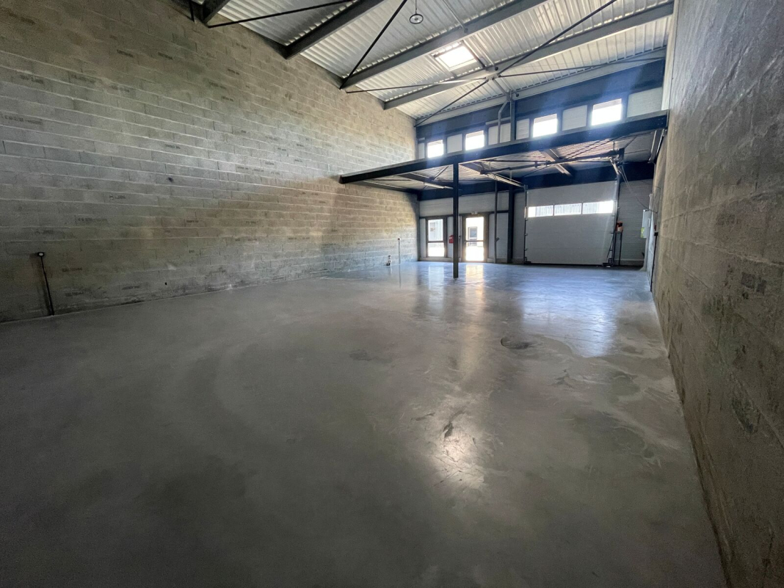 Photo 7 – vente entrepôts / activités	VIGNEUX DE BRETAGNE (44360)
