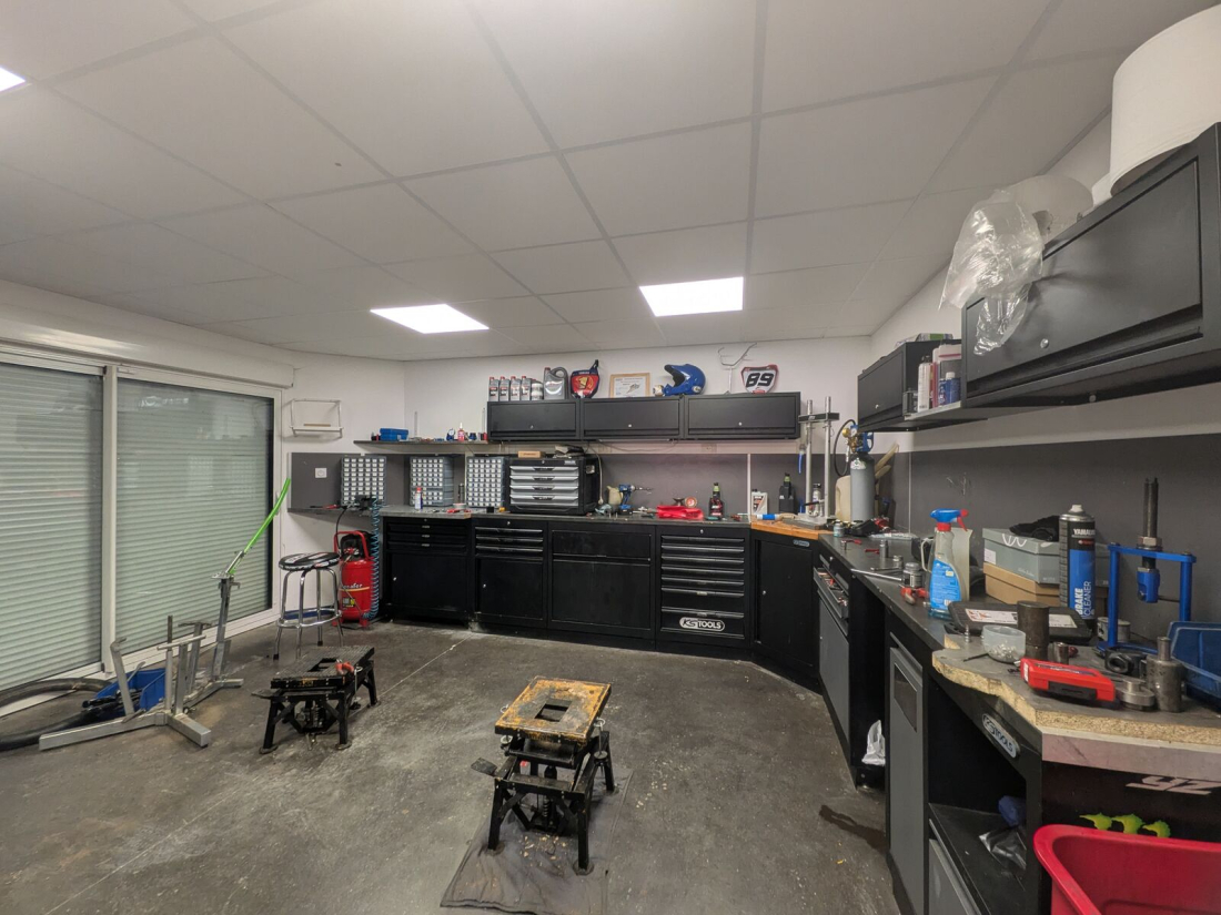 Photo 3 – location entrepôts / activités	LOCQUELTAS (56390)