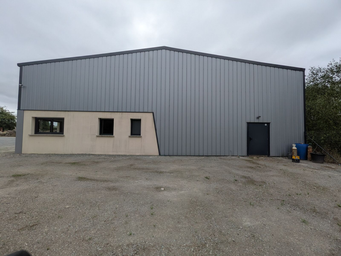 Photo 4 – location entrepôts / activités	SURZUR (56450)