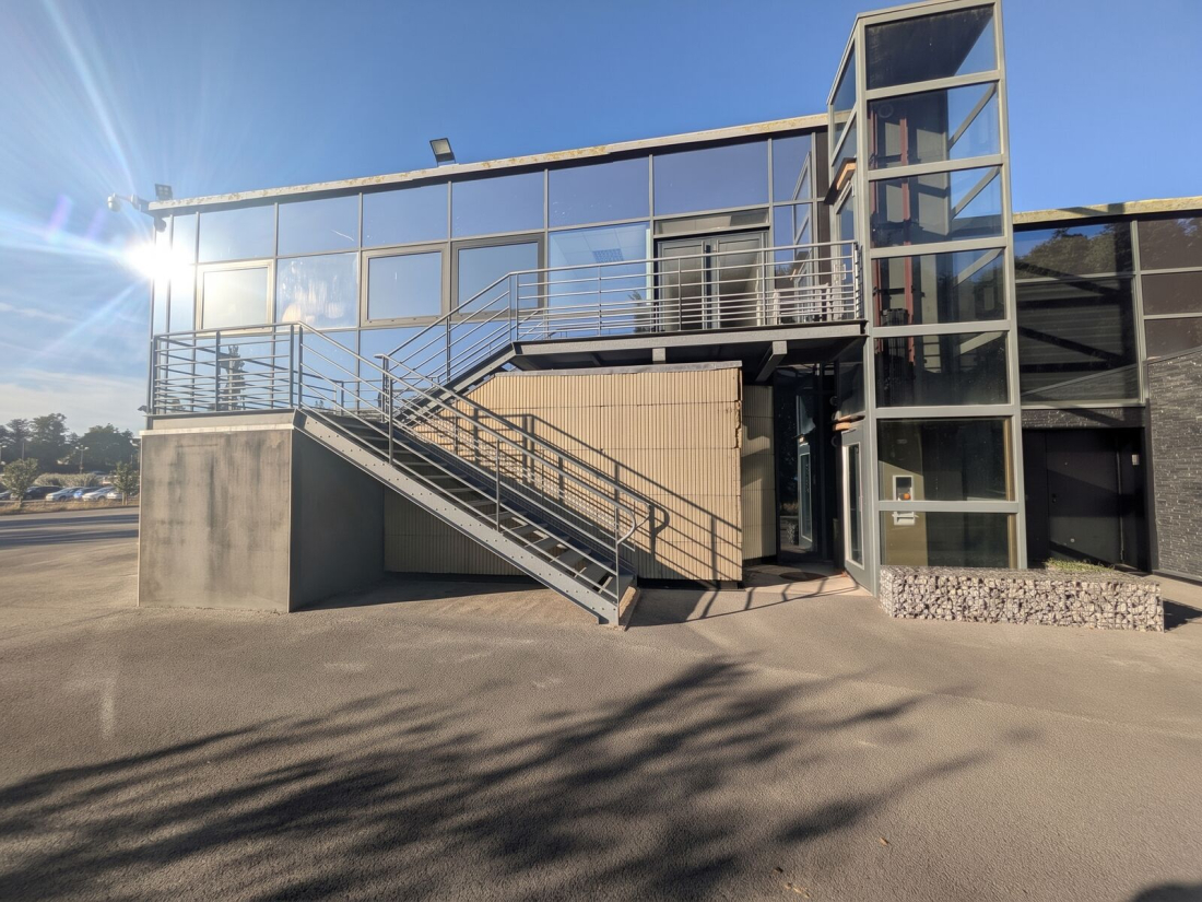 Photo 1 – location bureaux	THEIX NOYALO (56450)
