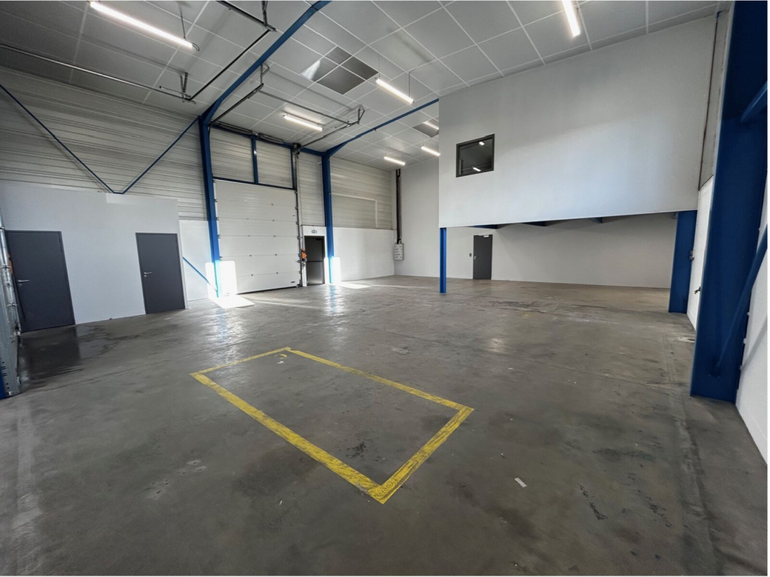 Photo 2 – location entrepôts / activités	CARQUEFOU (44470)