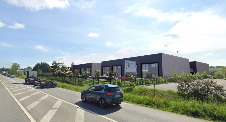 Photo 1 – vente entrepôts / activités	THOUARE SUR LOIRE (44470)