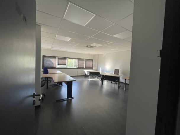 Photo 1 – vente bureaux	PLOEREN (56880)