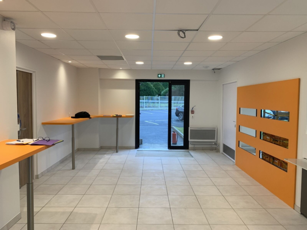 Photo 1 – location bureaux	LANESTER (56600)
