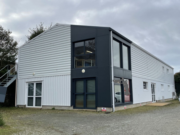 Photo 1 – location entrepôts / activités	THEIX NOYALO (56450)