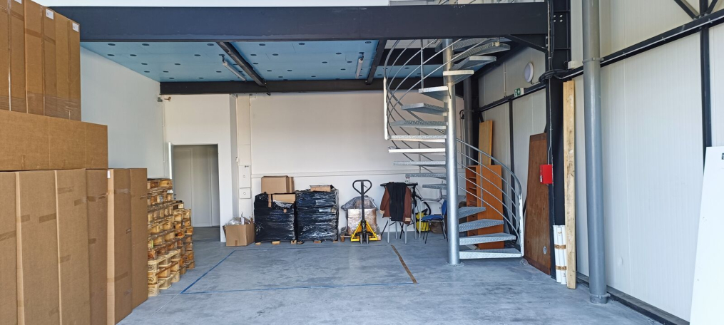 Photo 1 – location entrepôts / activités	SENE (56860)