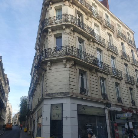 Photo 1 – location entrepôts / activités	NANTES (44000)