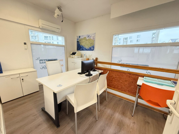 Photo 1 – location Local commercial	VANNES (56000)