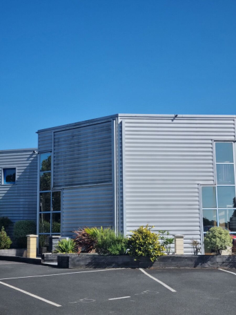 Photo 1 – location entrepôts / activités	COUERON (44220)