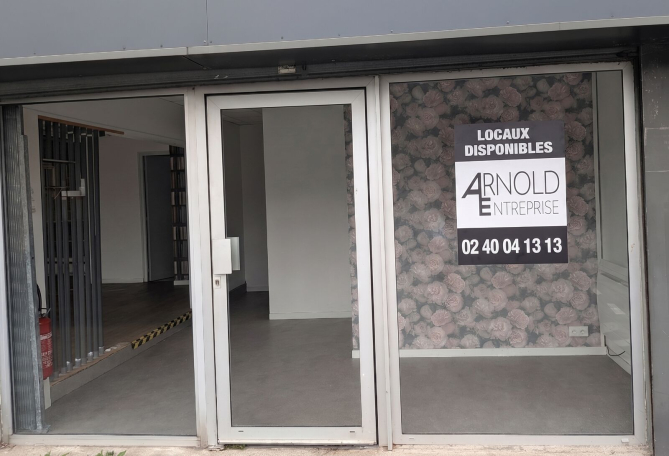 Photo 1 – location Local commercial	VANNES (56000)