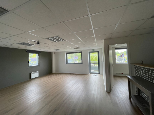 Photo 1 – location bureaux	VANNES (56000)