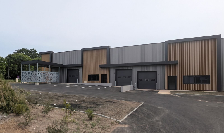 Photo 1 – location entrepôts / activités	SAINT AVE (56890)